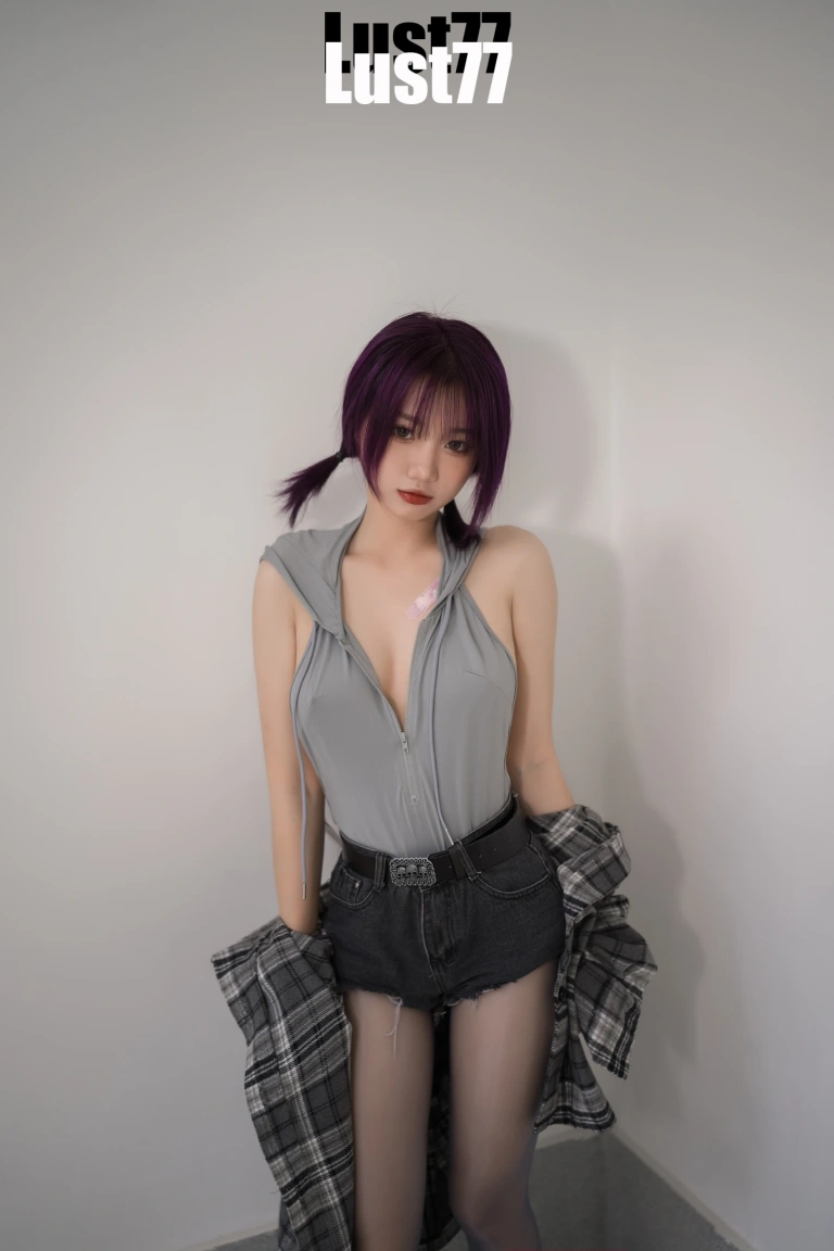 柒柒_Lust77《小灰兔》主题写真：70张全套美图，含1个视频