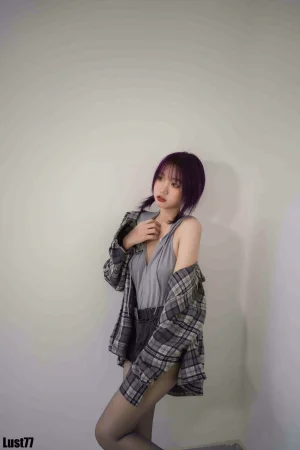 柒柒_Lust77《小灰兔》主题写真：70张全套美图，含1个视频