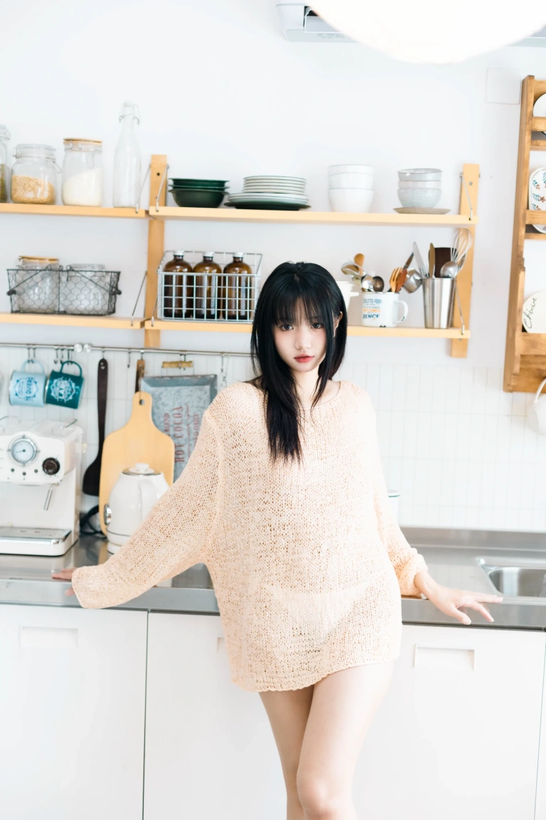 柒柒_Lust77《半糖下午茶》主题写真：30张全套美图