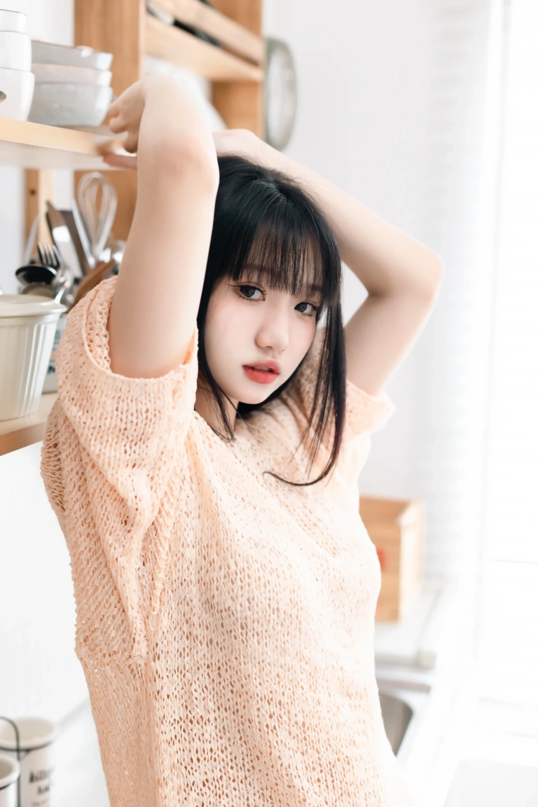 柒柒_Lust77《半糖下午茶》主题写真：30张全套美图