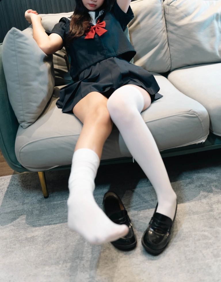柒柒_Lust77《白丝死库水》主题写真：140张全套美图