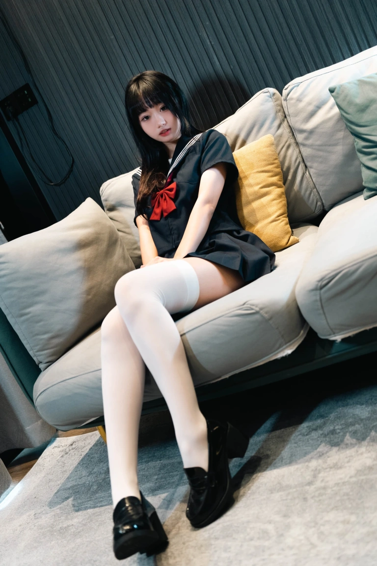 柒柒_Lust77《白丝死库水》主题写真：140张全套美图
