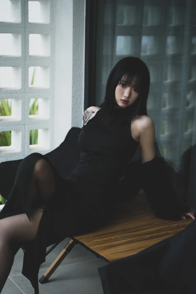 柒柒_Lust77《清寂》主题写真：22张全套美图