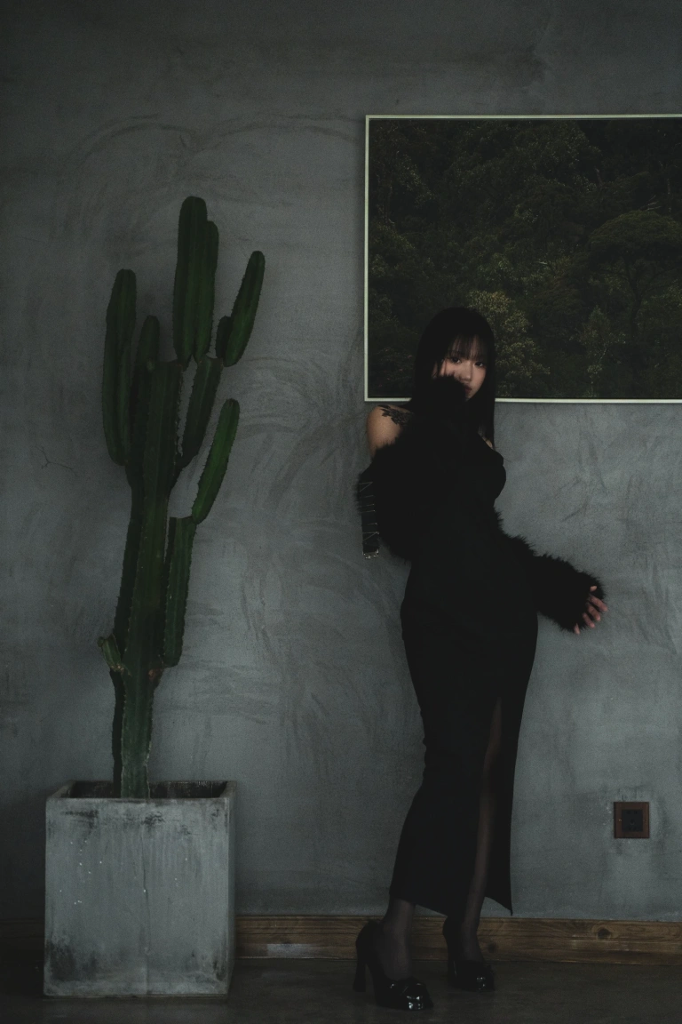 柒柒_Lust77《清寂》主题写真：22张全套美图