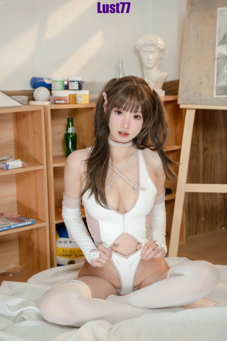 柒柒_Lust77《粉色泳衣》主题写真：77张全套美图
