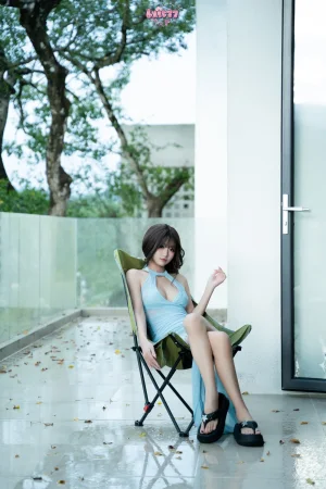 柒柒_Lust77《绿野》主题写真：70张全套美图，含1个视频