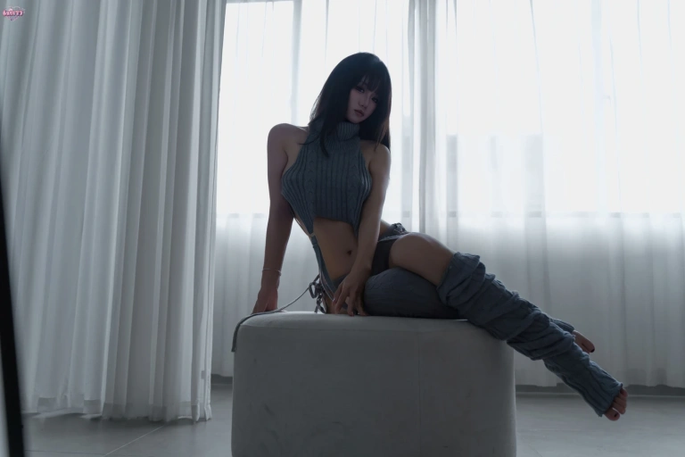柒柒_Lust77《居家毛衣》主题写真：112张全套美图