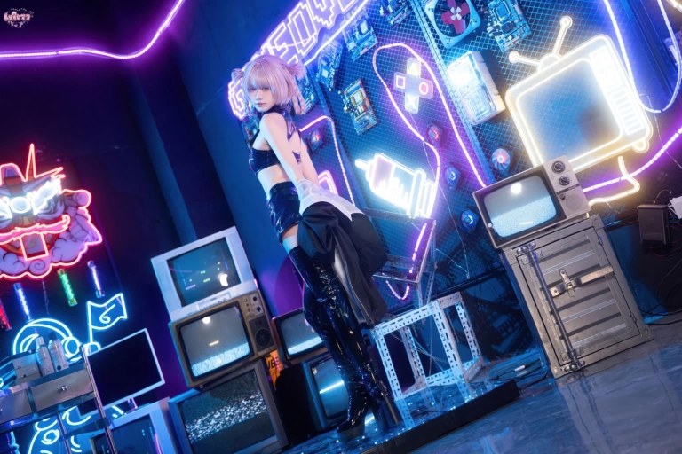 柒柒_Lust77《彻夜之歌 常服七草荠》主题写真：41张全套美图