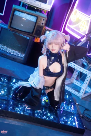 柒柒_Lust77《彻夜之歌 常服七草荠》主题写真：41张全套美图