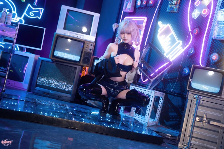 柒柒_Lust77《彻夜之歌 常服七草荠》主题写真：41张全套美图