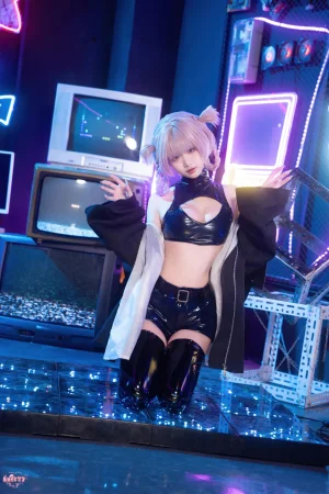 柒柒_Lust77《彻夜之歌 常服七草荠》主题写真：41张全套美图