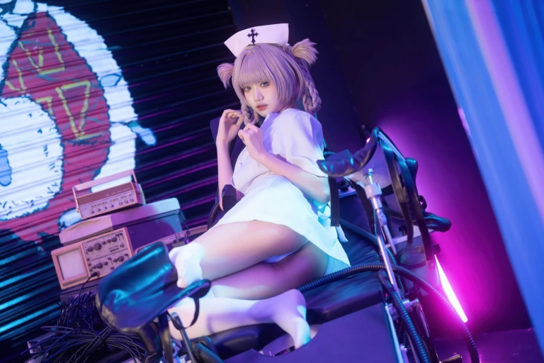 柒柒_Lust77《彻夜之歌 护士服小荠》主题写真：100张全套美图