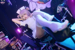 柒柒_Lust77《彻夜之歌 护士服小荠》主题写真：100张全套美图