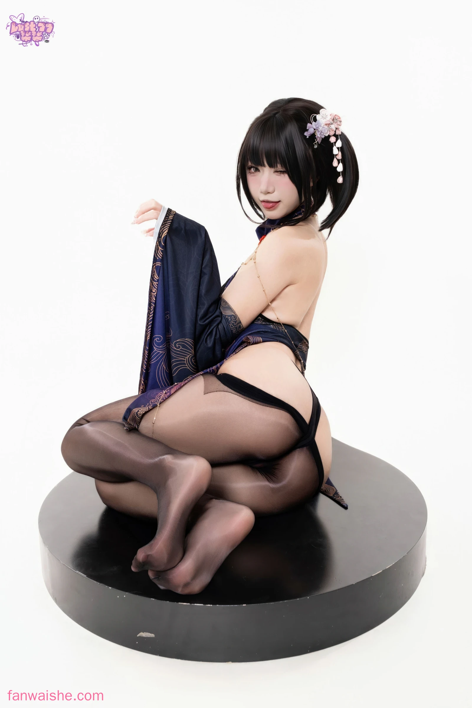 柒柒_Lust77 柒柒_Lust77 NO.072 - 紫电