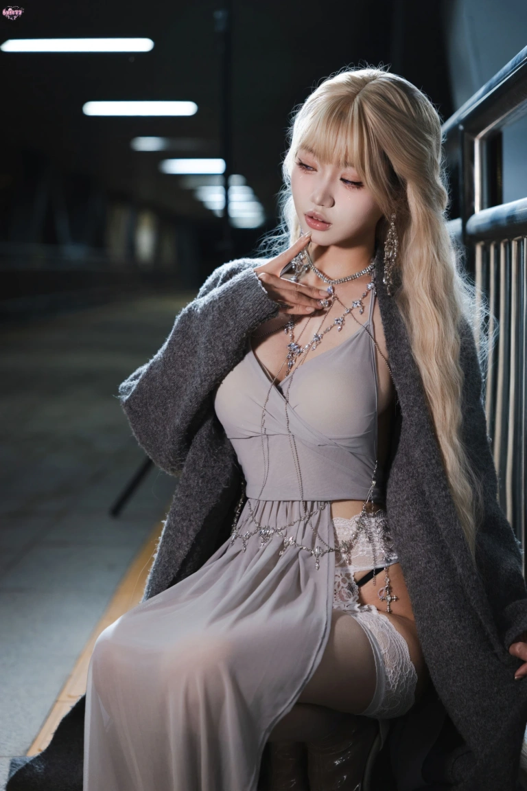 柒柒_Lust77《灰姑娘·辛德瑞拉同人晚礼裙》主题写真：97张全套美图