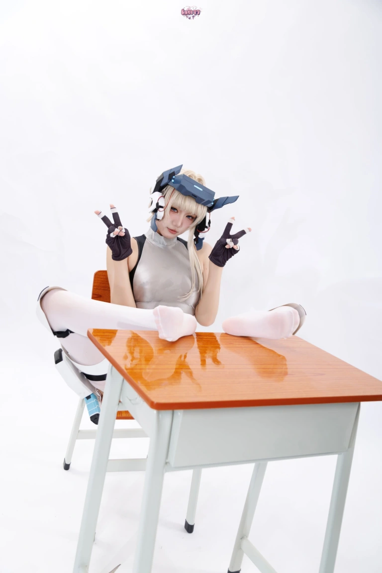 柒柒_Lust77《小时竞泳》主题写真：64张全套美图