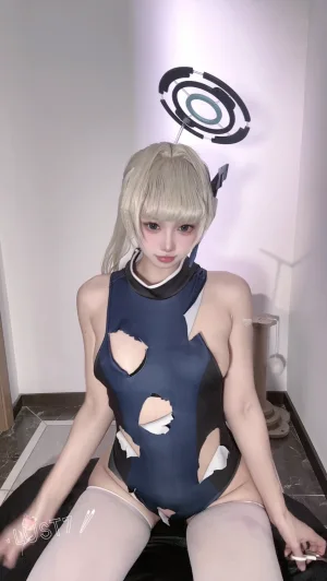 柒柒_Lust77《小时竞泳自拍》主题写真：80张全套美图，含1个视频