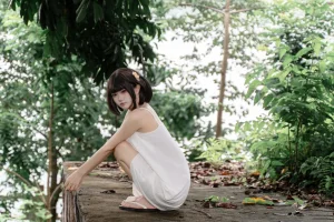 柒柒_Lust77《雨天邂逅》主题写真：178张全套美图，含1个视频