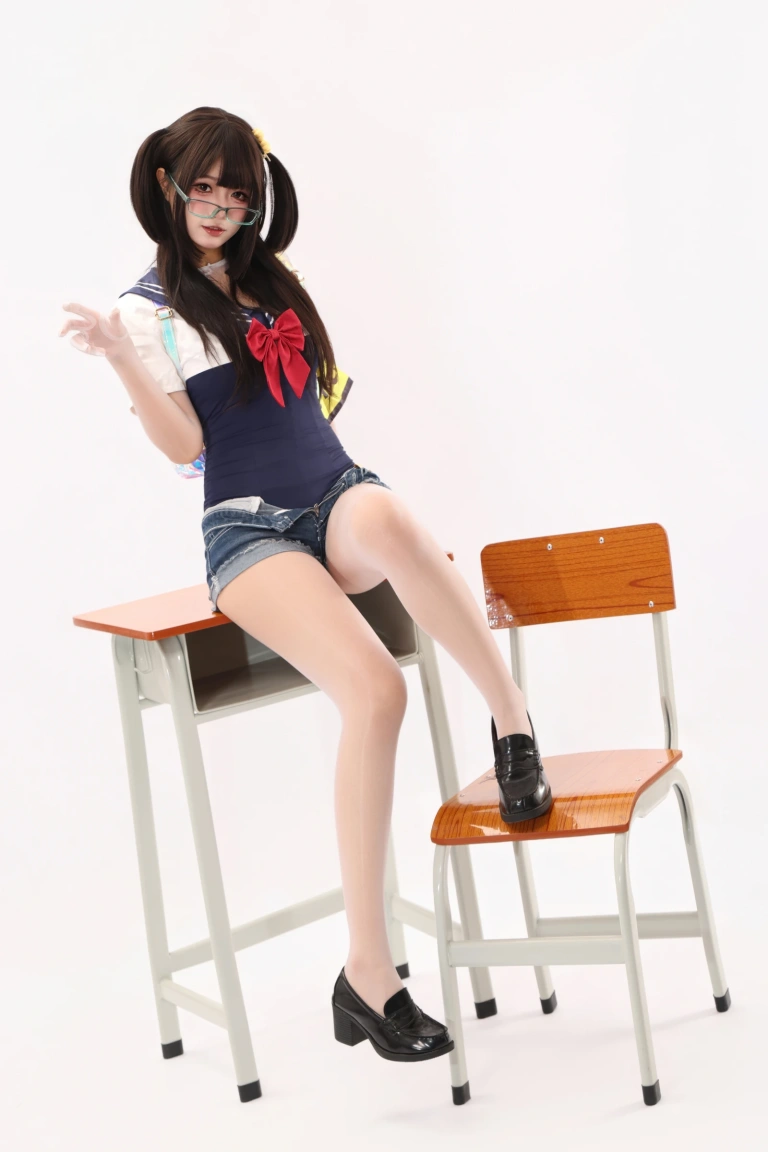 柒柒_Lust77《风纪委员·连体白丝死库水》主题写真：60张全套美图