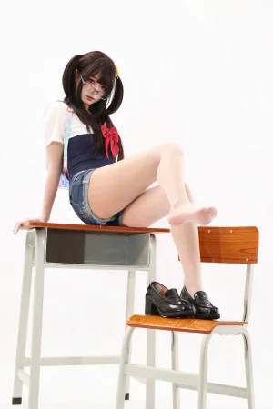 柒柒_Lust77《风纪委员·连体白丝死库水》主题写真：60张全套美图