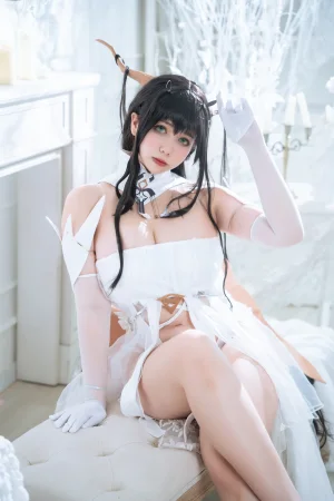 Meroko_魅瞳《碧蓝航线 不挠》主题写真：53张全套美图