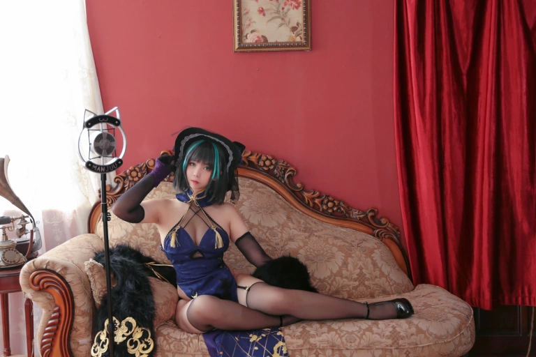 Meroko_魅瞳《柴郡旗袍》主题写真：33张全套美图
