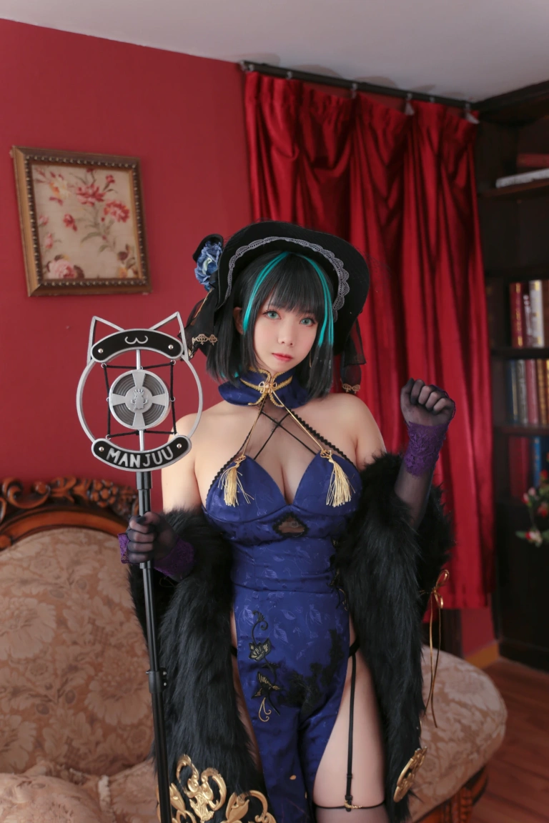 Meroko_魅瞳《柴郡旗袍》主题写真：33张全套美图
