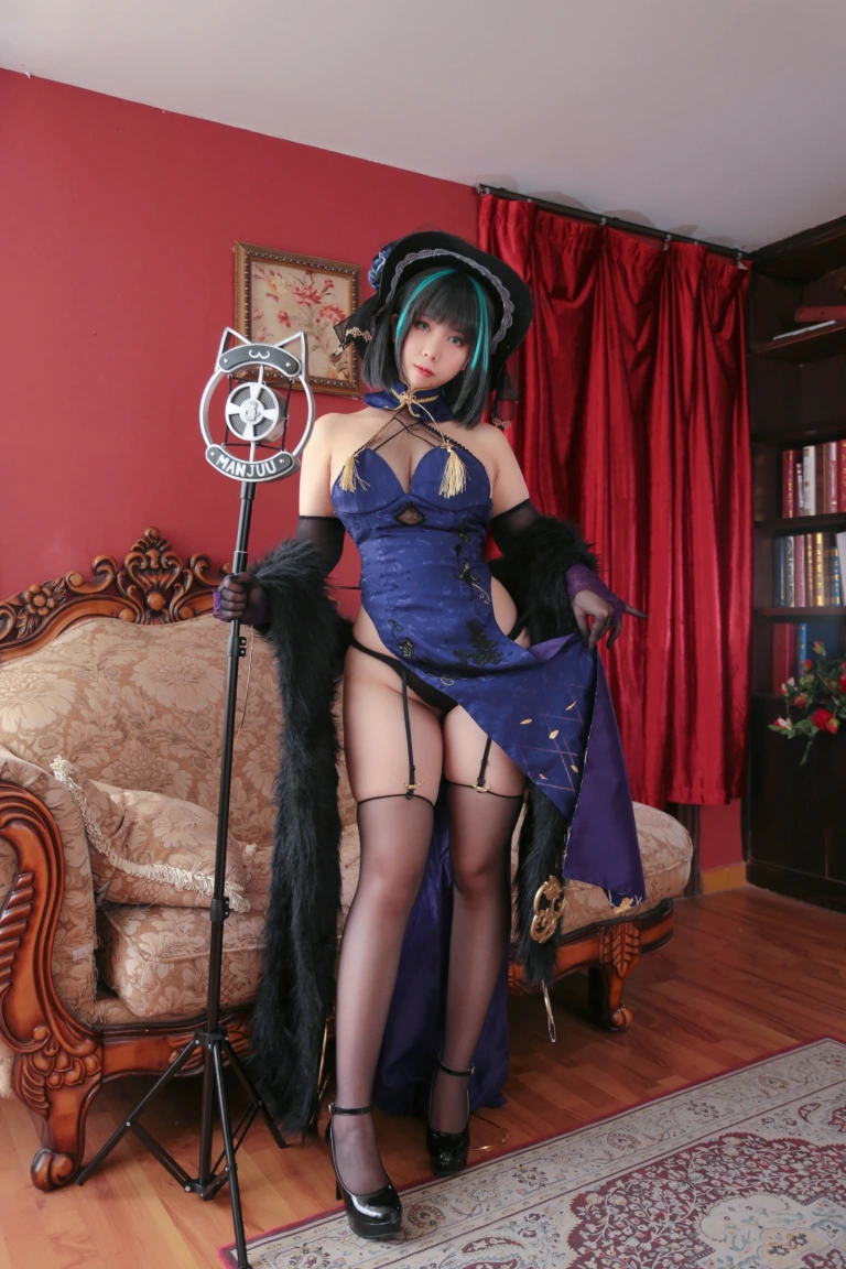 Meroko_魅瞳《柴郡旗袍》主题写真：33张全套美图