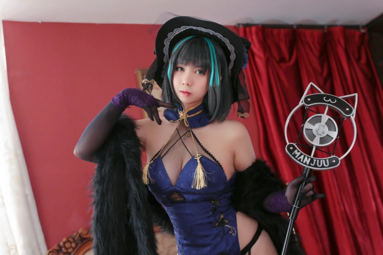 Meroko_魅瞳《柴郡旗袍》主题写真：33张全套美图