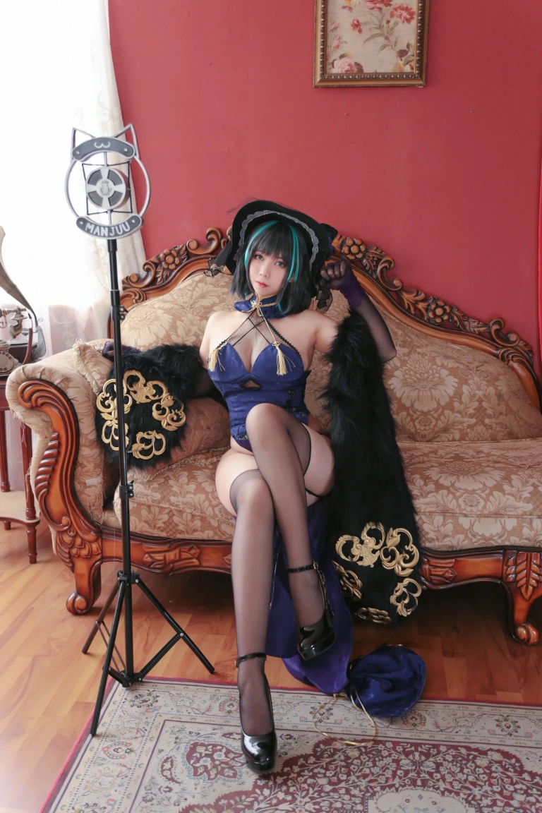 Meroko_魅瞳《柴郡旗袍》主题写真：33张全套美图