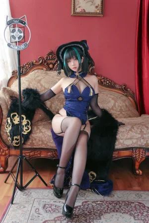 Meroko_魅瞳《柴郡旗袍》主题写真：33张全套美图