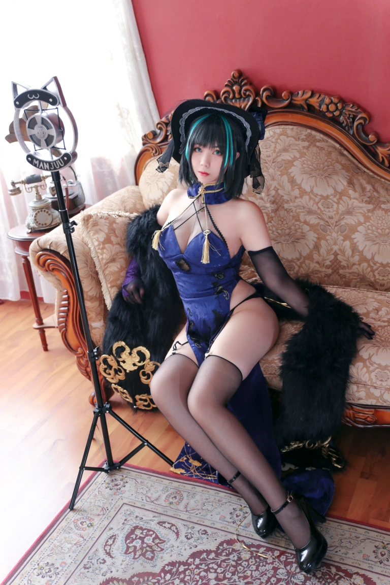Meroko_魅瞳《柴郡旗袍》主题写真：33张全套美图