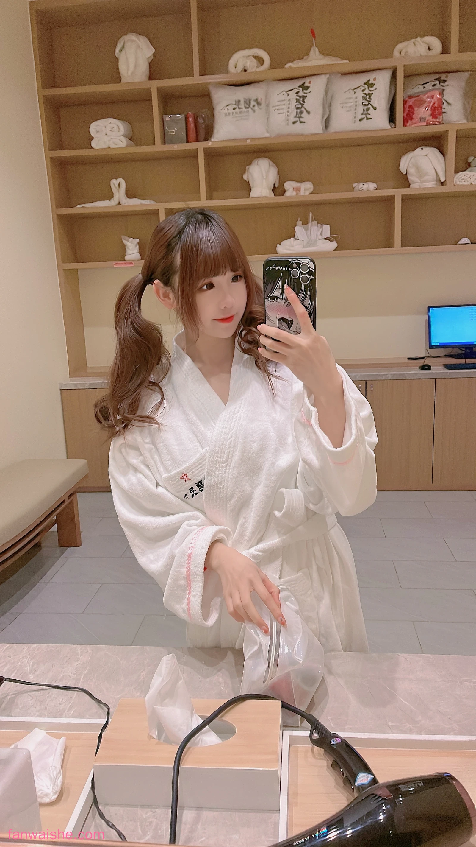 miko酱ww miko酱ww NO.01 - 泡汤啦