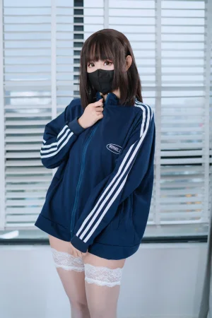 miko酱ww《草莓圣代》主题写真：46张全套美图