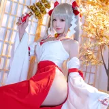 miko酱ww《可畏巫女》主题写真：23张全套美图