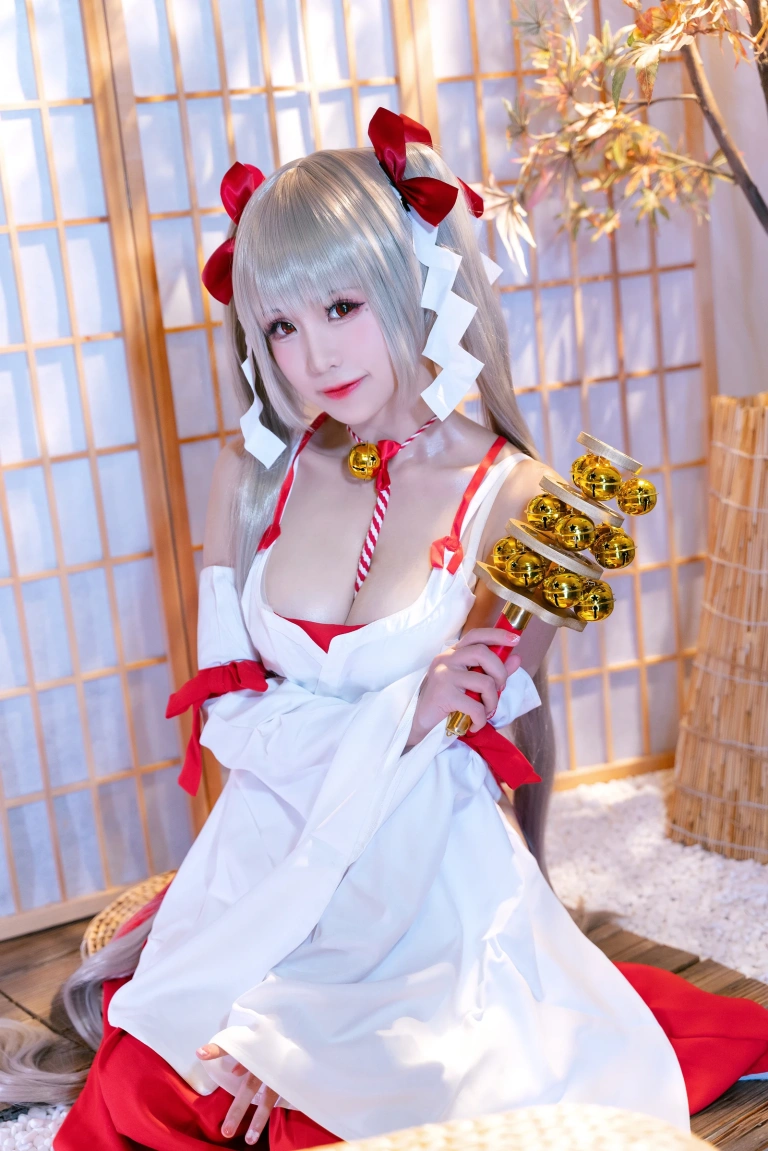 miko酱ww《可畏巫女》主题写真：23张全套美图