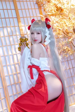 miko酱ww《可畏巫女》主题写真：23张全套美图