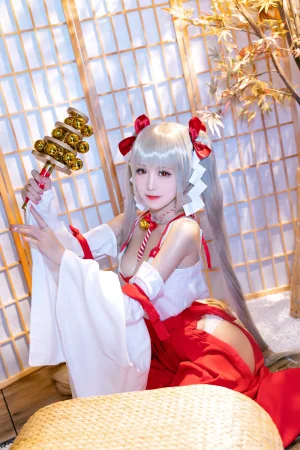 miko酱ww《可畏巫女》主题写真：23张全套美图