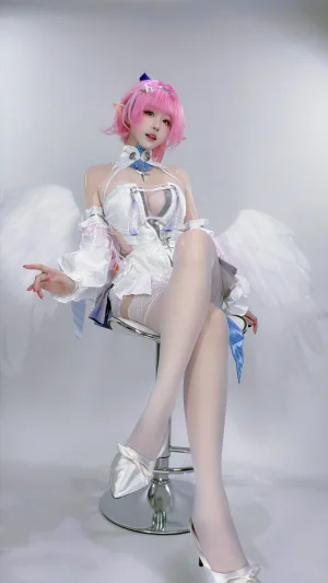miko酱ww《蕾米埃尔》主题写真：26张全套美图