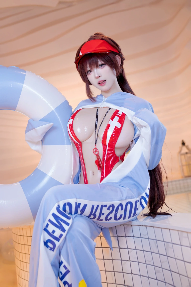 miko酱ww《NIKKE 玛律恰娜》主题写真：34张全套美图