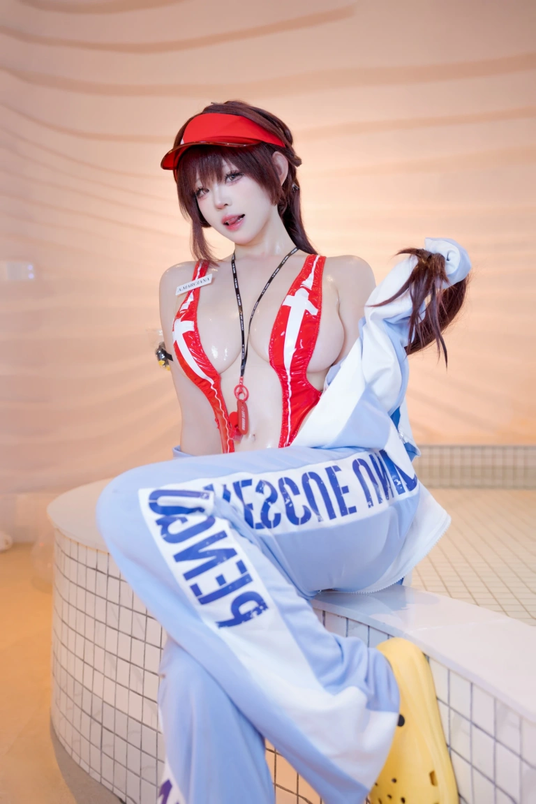 miko酱ww《NIKKE 玛律恰娜》主题写真：34张全套美图