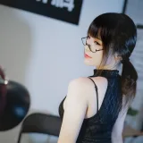 miko酱ww《坏女人》主题写真：13张全套美图