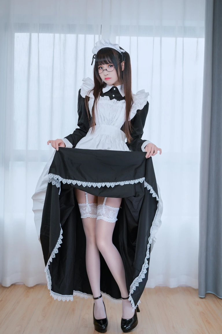 miko酱ww《女仆》主题写真：23张全套美图