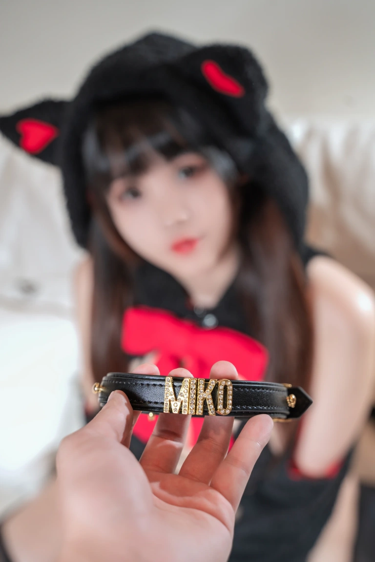 miko酱ww《礼物猫猫》主题写真：43张全套美图