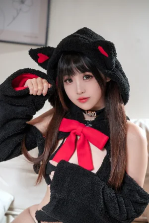 miko酱ww《礼物猫猫》主题写真：43张全套美图