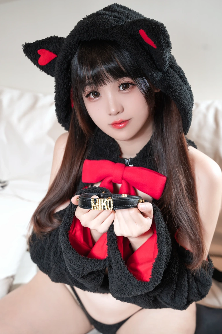 miko酱ww《礼物猫猫》主题写真：43张全套美图