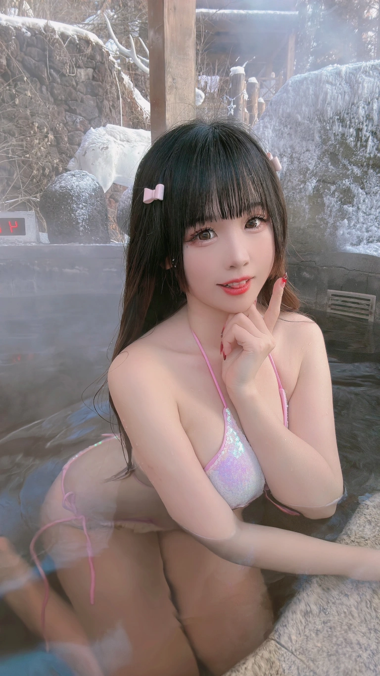 miko酱ww《雪地温泉》主题写真：36张全套美图，含3个视频