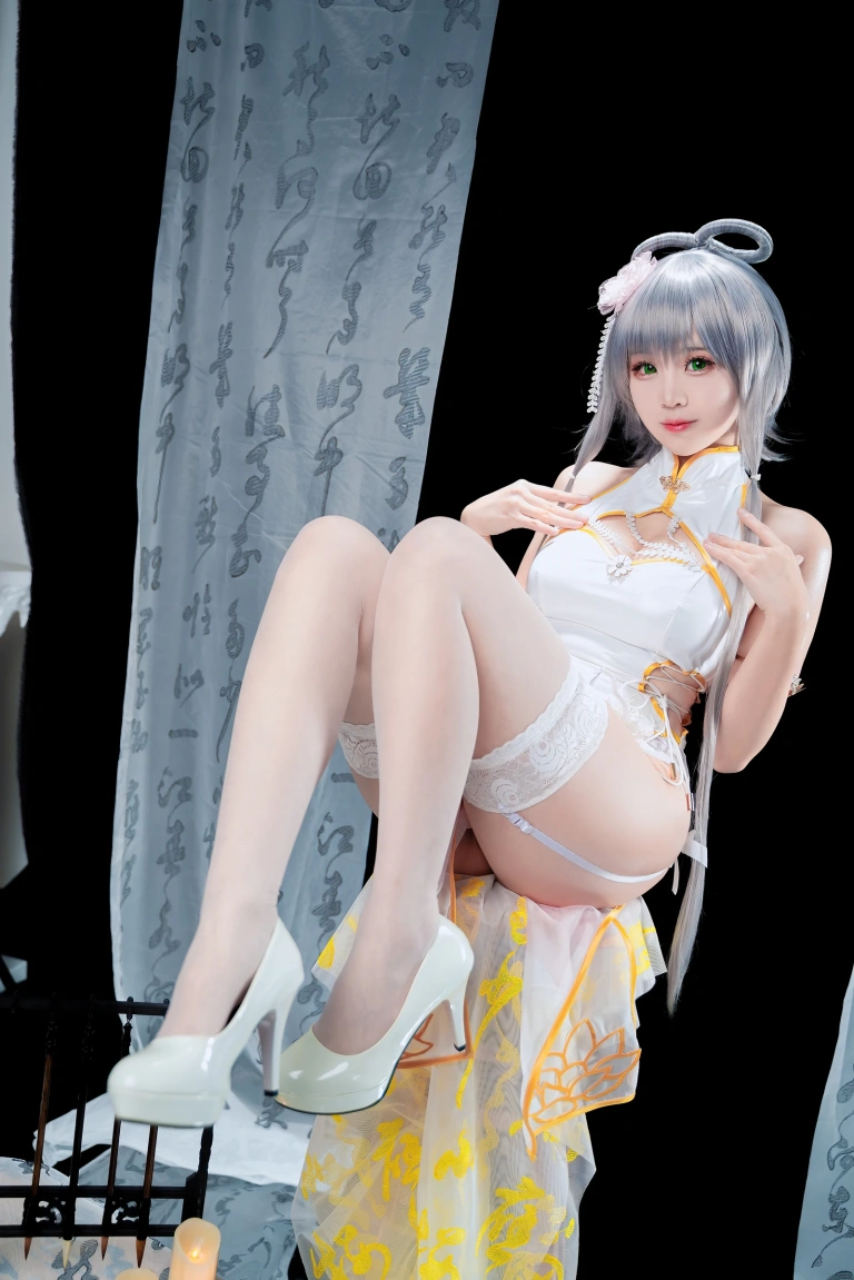miko酱ww《洛天依旗袍》主题写真：30张全套美图