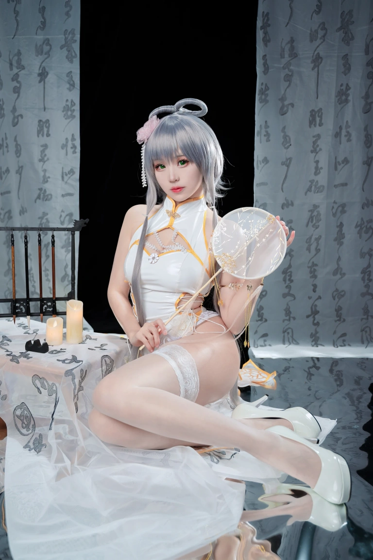 miko酱ww《洛天依旗袍》主题写真：30张全套美图