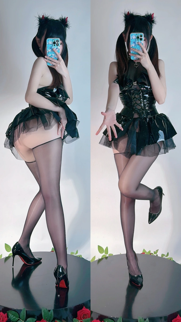 miko酱ww《小小恶魔》主题写真：29张全套美图